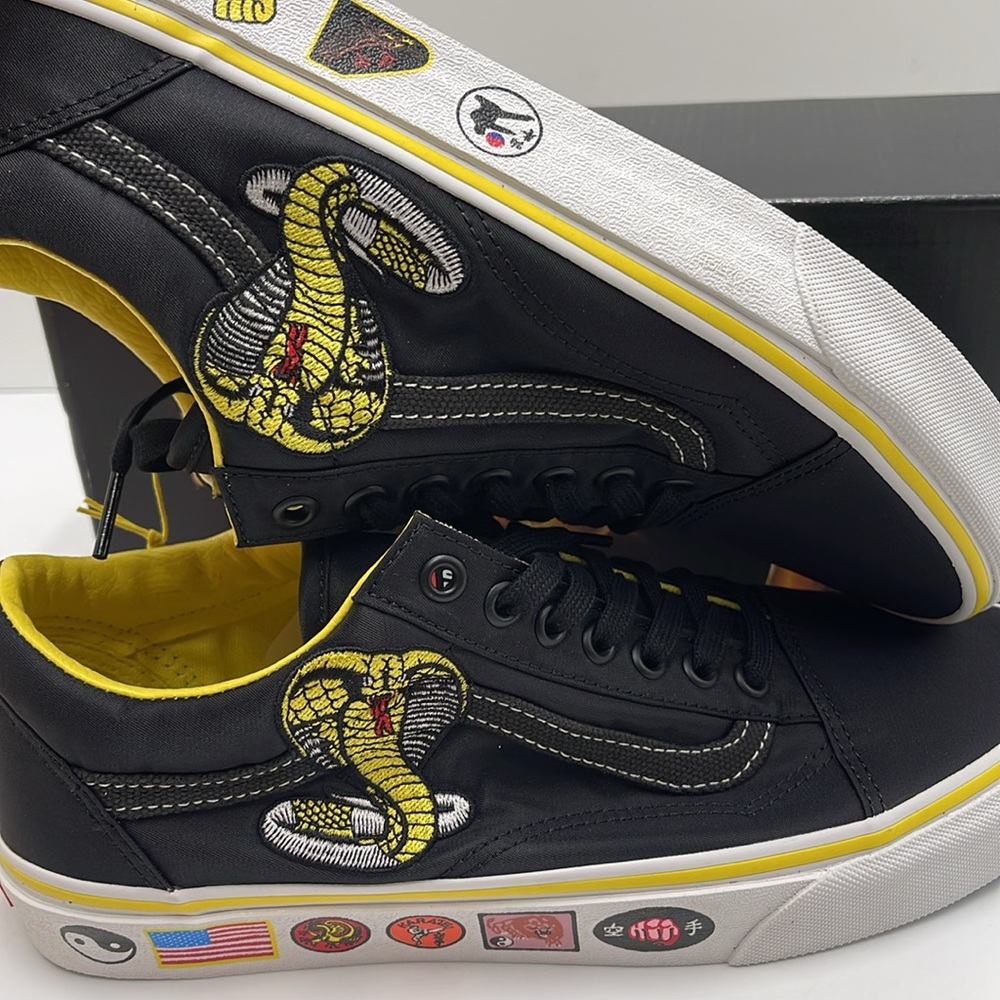 Vans WMNS Old Skool
Cobra Kai Black/Yellow/White
VN0A3WKT05N
Sneakers - Picture 14 of 16